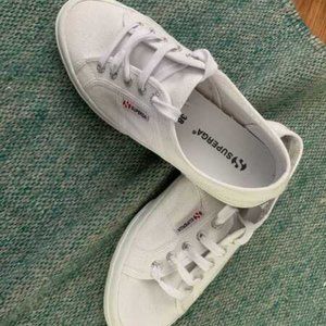 Superga Unisex 2750 Cotu White Sneakers Size 7.5 (Princess Kate's faves)
